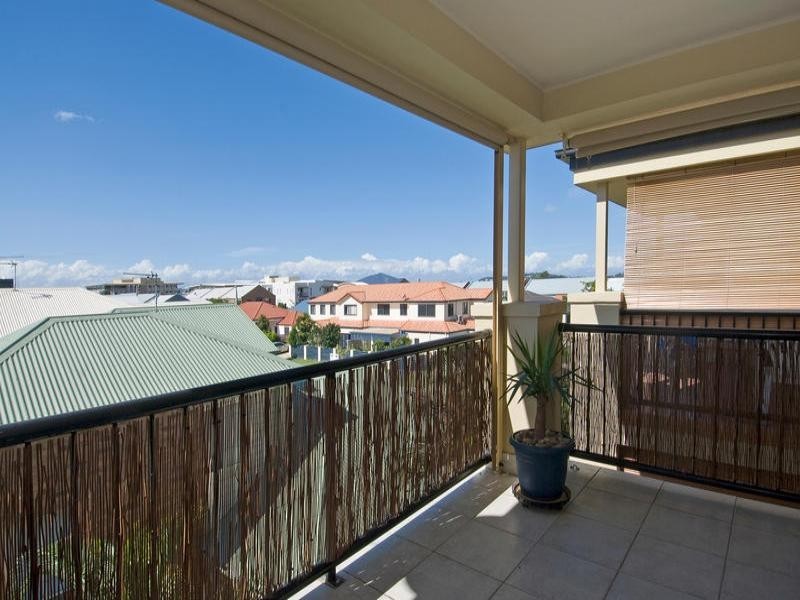 5/2 Tourangeau Crescent, Varsity Lakes QLD 4227