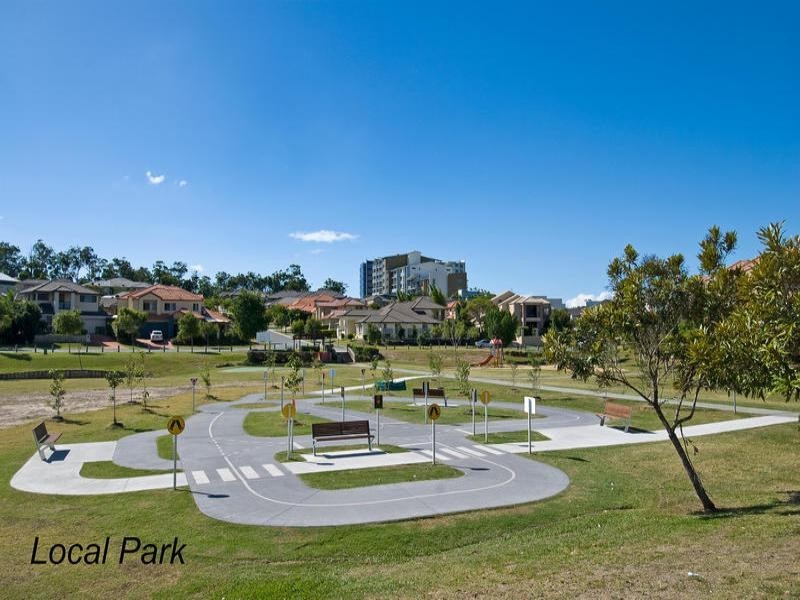5/2 Tourangeau Crescent, Varsity Lakes QLD 4227