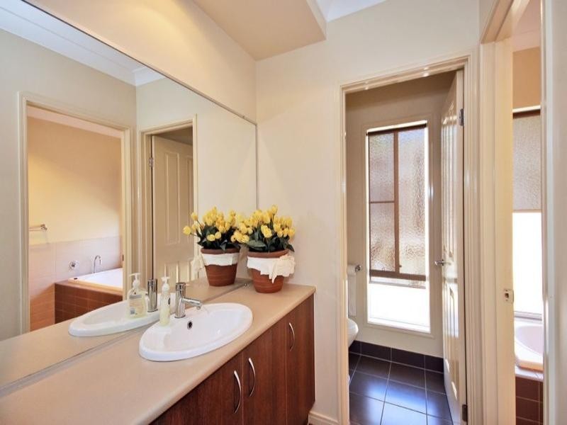 22 Tolga Road, Mudgeeraba QLD 4213