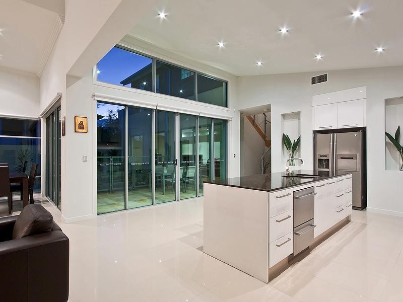 46 Azzurra Drive, Varsity Lakes QLD 4227