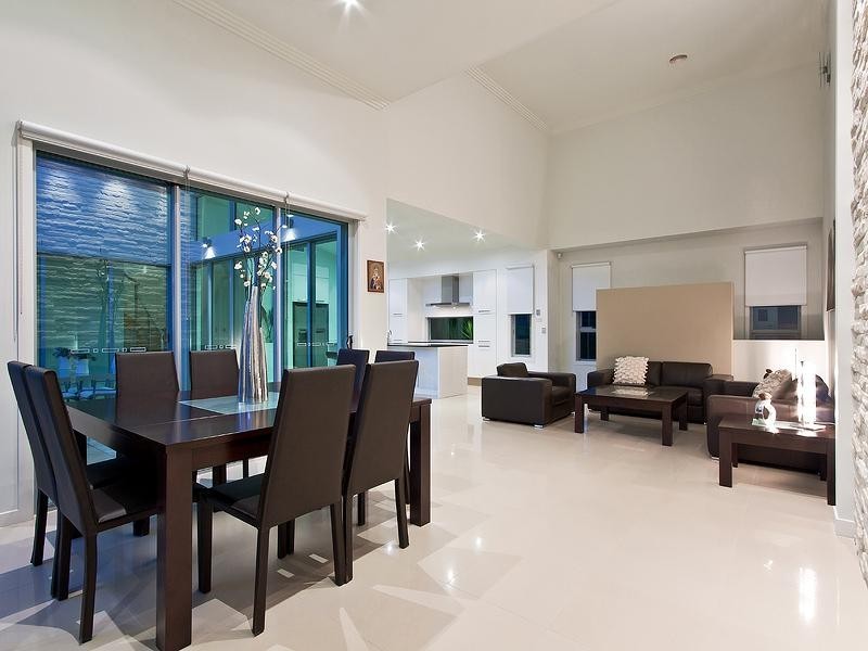 46 Azzurra Drive, Varsity Lakes QLD 4227