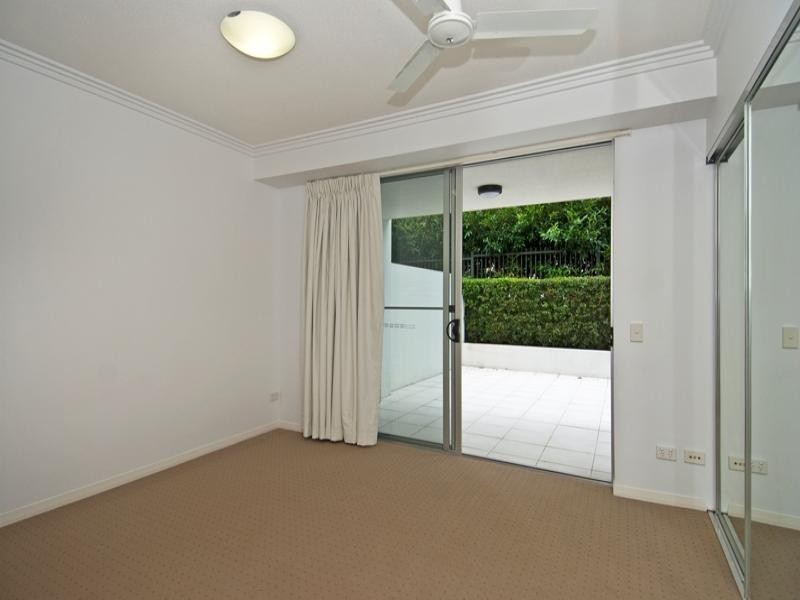 8/253 Varsity Parade, Varsity Lakes QLD 4227