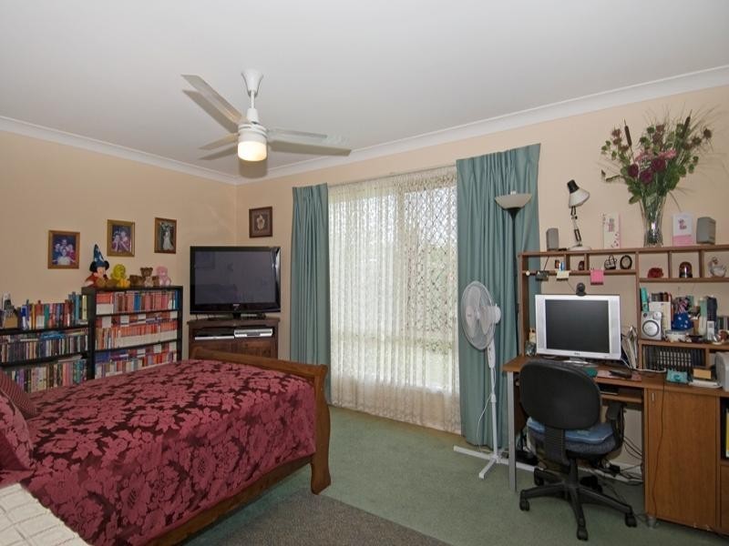 8 Daryl Drive, Varsity Lakes QLD 4227