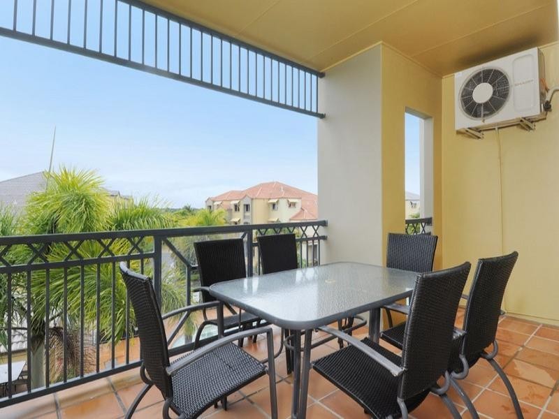 48/82 Limetree Parade, Runaway Bay QLD 4216