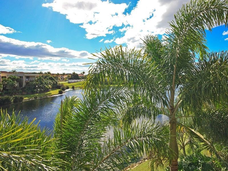 63/117 Palm Meadows Drive, Carrara QLD 4211