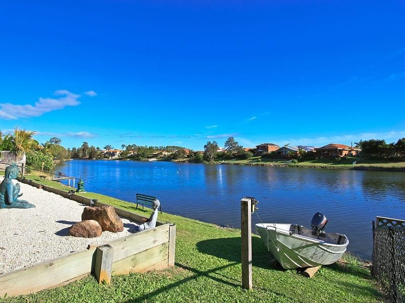 59 Southlake Drive, Varsity Lakes QLD 4227