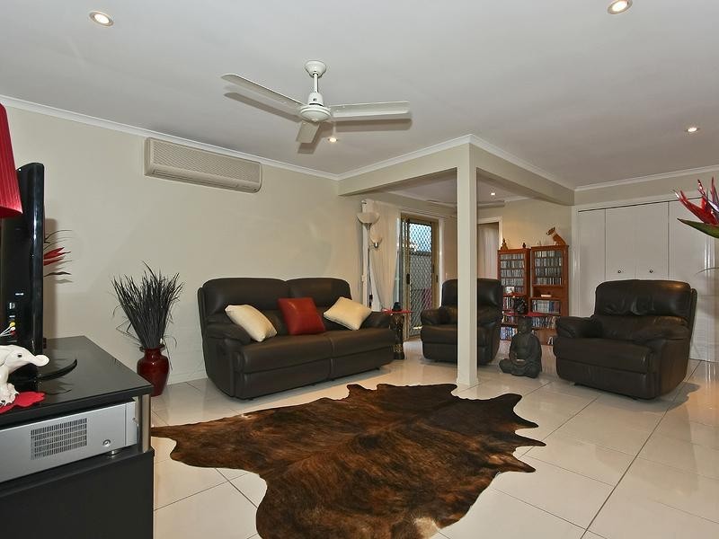 59 Southlake Drive, Varsity Lakes QLD 4227