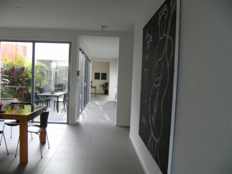 143 Varsity Parade, Varsity Lakes QLD 4227