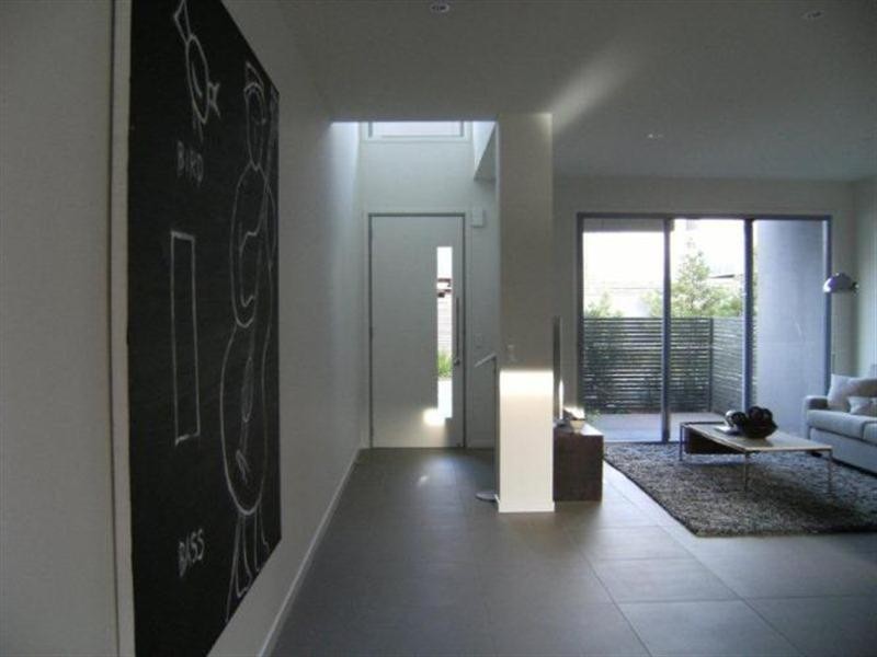 143 Varsity Parade, Varsity Lakes QLD 4227