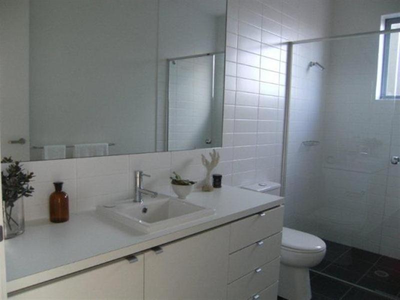 143 Varsity Parade, Varsity Lakes QLD 4227