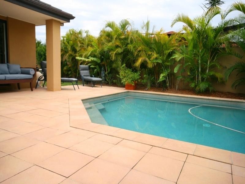 11 Moonraker Street, Clear Island Waters QLD 4226