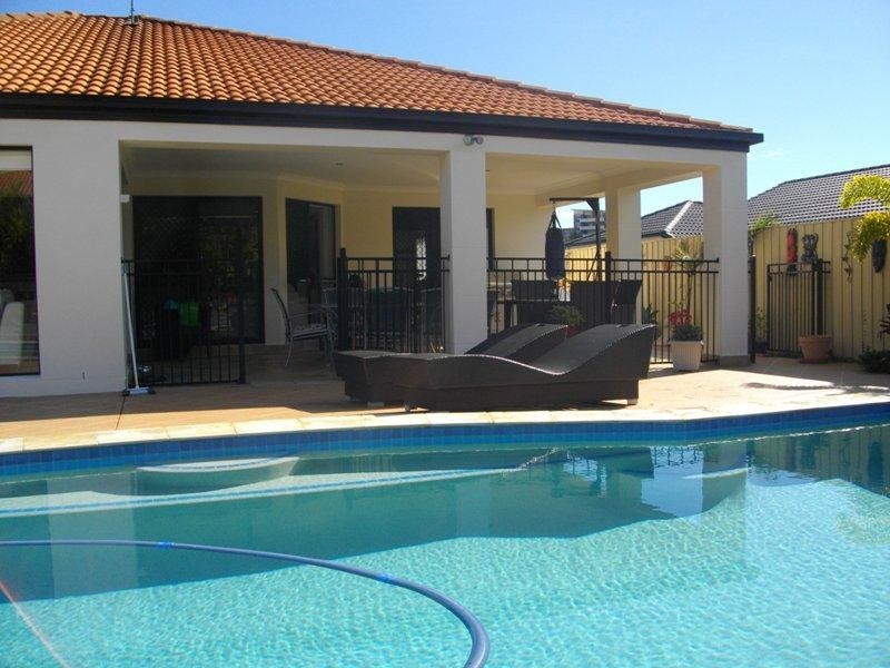 72 Lancewood Circuit, Robina QLD 4226