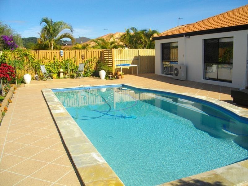 72 Lancewood Circuit, Robina QLD 4226