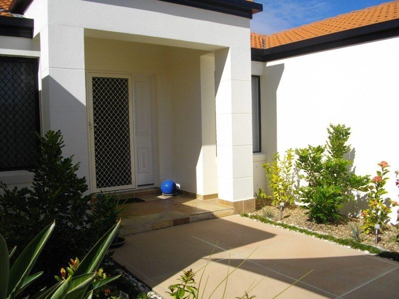 72 Lancewood Circuit, Robina QLD 4226