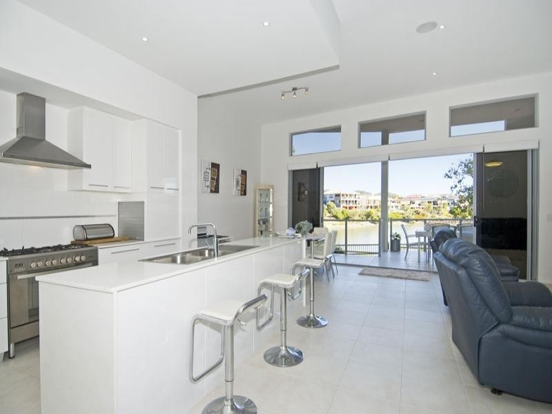 3/7 Saleya Drive, Varsity Lakes QLD 4227