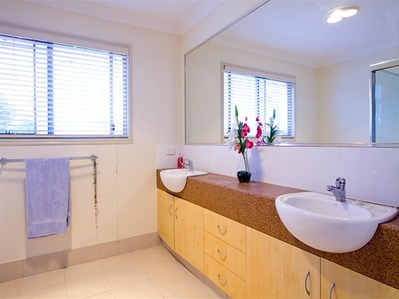 18 Royal Woods Drive, Robina QLD 4226