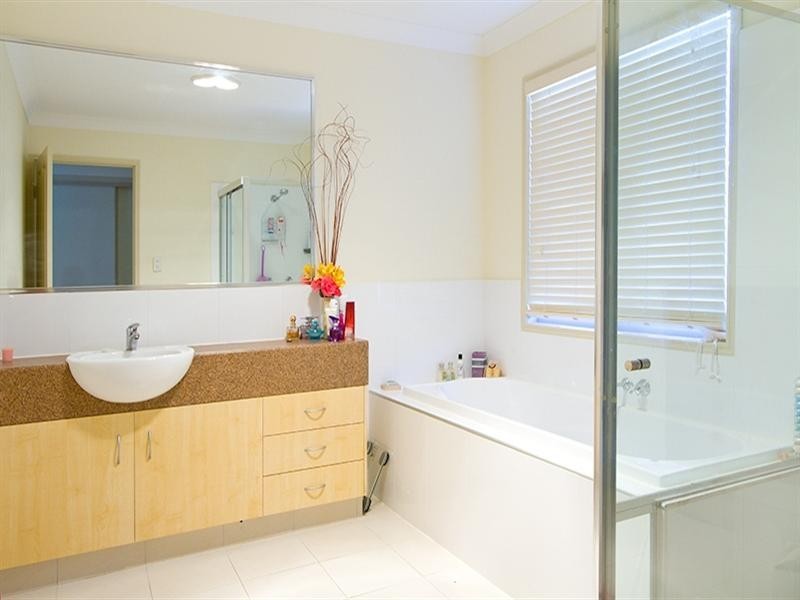 18 Royal Woods Drive, Robina QLD 4226