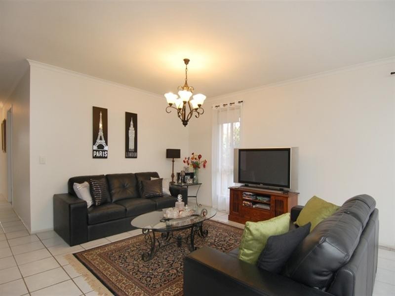 42 Southlake Drive, Varsity Lakes QLD 4227