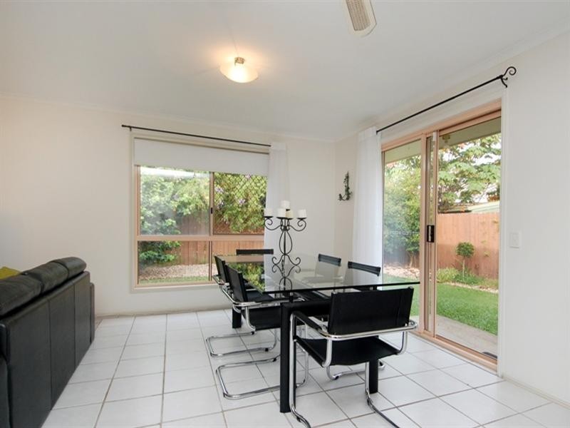 42 Southlake Drive, Varsity Lakes QLD 4227