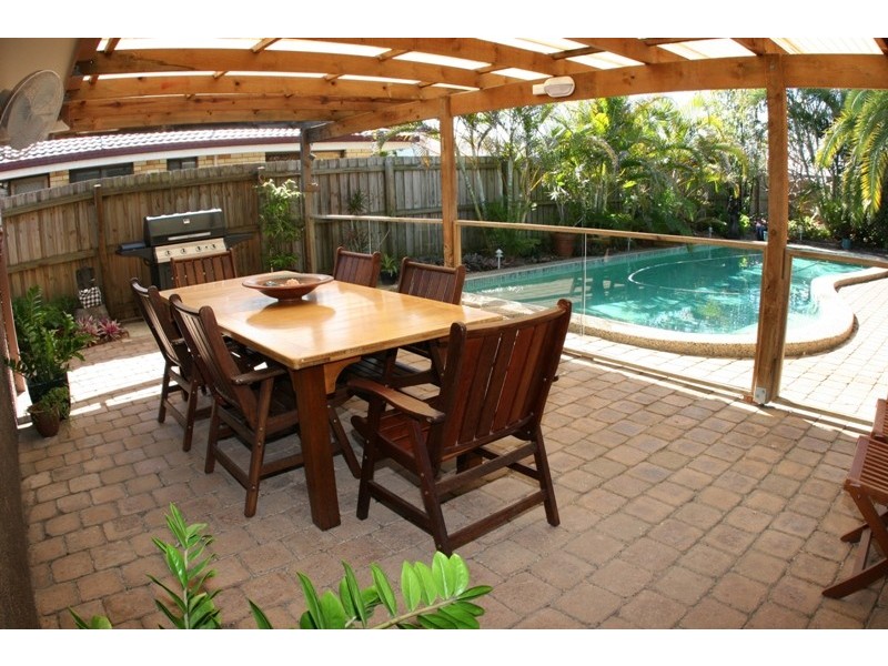 26 Wayfarer Avenue, Mermaid Waters QLD 4218