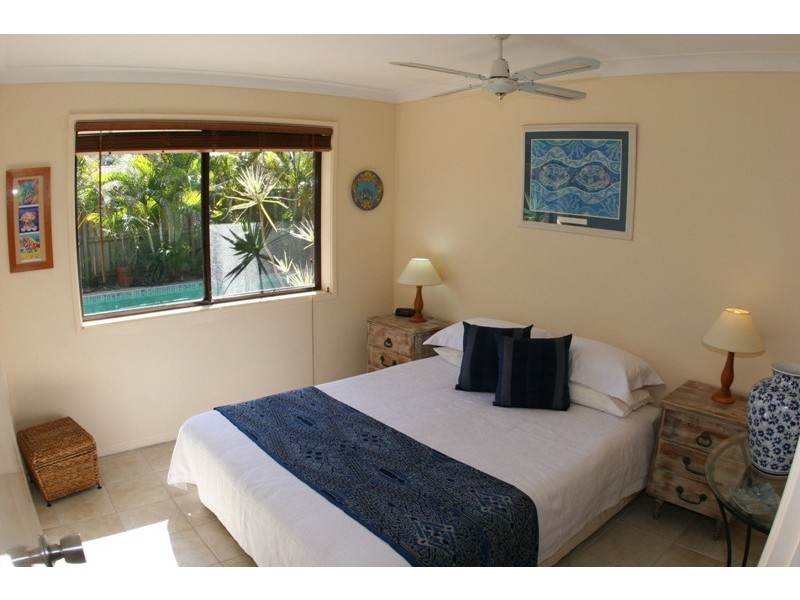 26 Wayfarer Avenue, Mermaid Waters QLD 4218