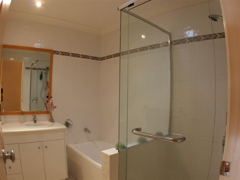 93/117 Palm Meadows Drive, Carrara QLD 4211