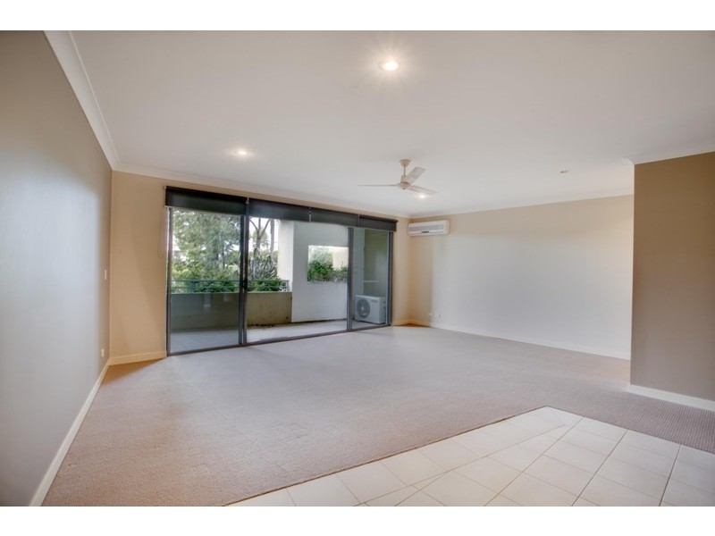 4/10 Valbonne Street “Park Azzura”, Varsity Lakes QLD 4227