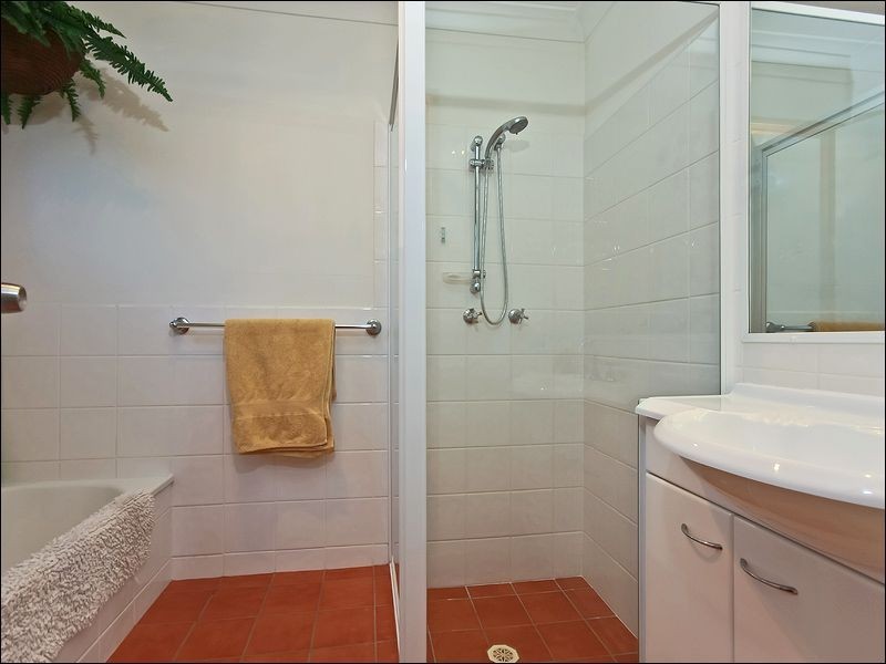 15 Bajada Place, Carrara QLD 4211
