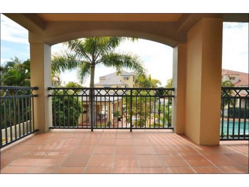 46/82 Limetree Parade, Runaway Bay QLD 4216