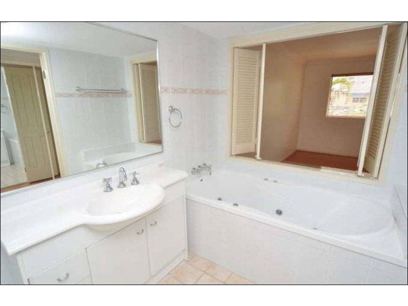 46/82 Limetree Parade, Runaway Bay QLD 4216