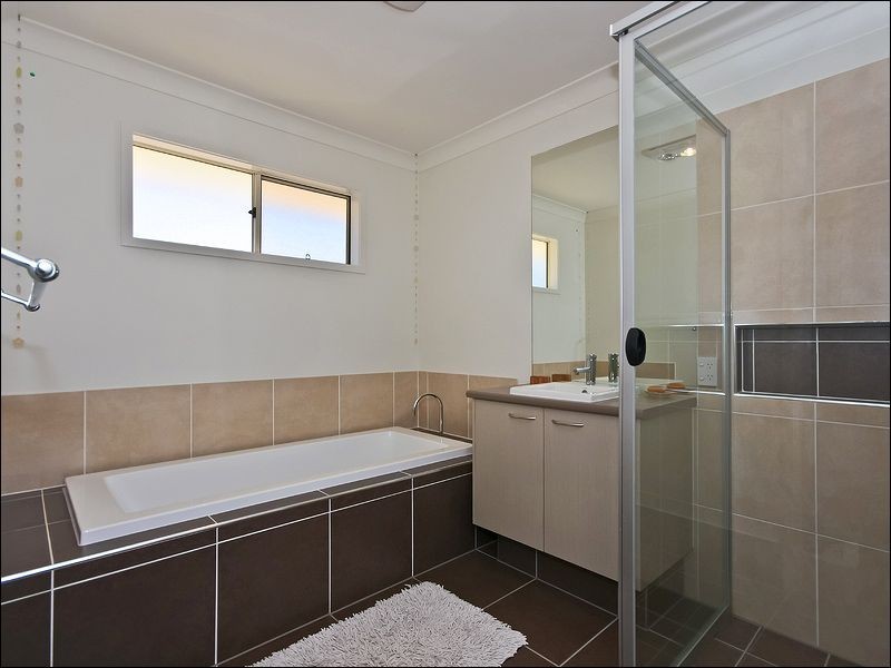 26 Bayswater Avenue, Varsity Lakes QLD 4227