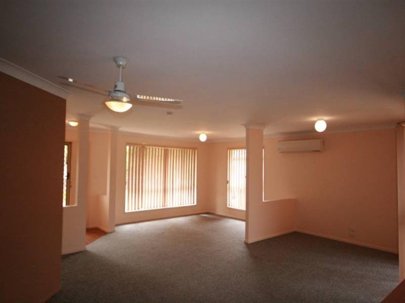 25 Macadie Way, Merrimac QLD 4226