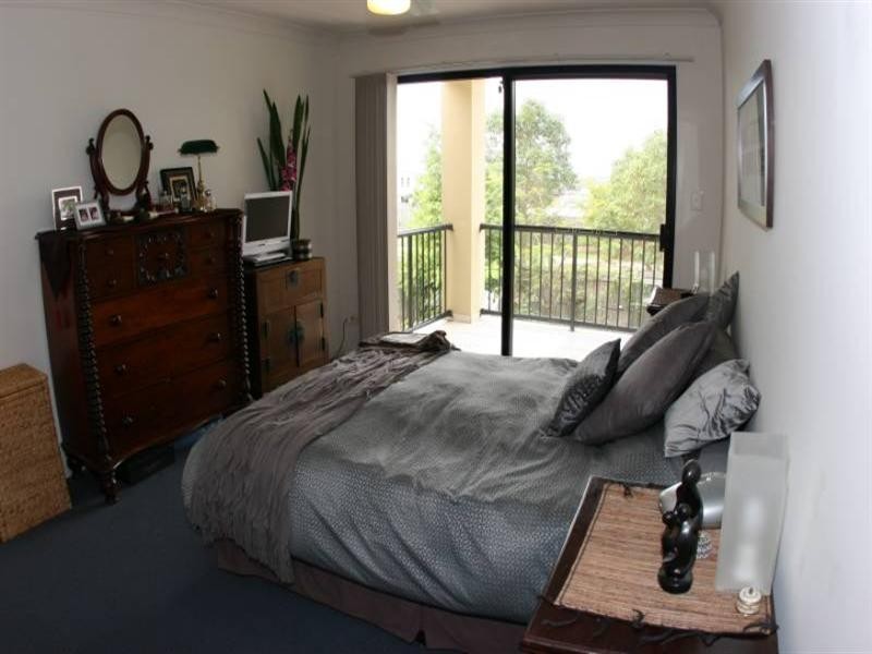 3/14 Mulgrave Crescent, Varsity Lakes QLD 4227