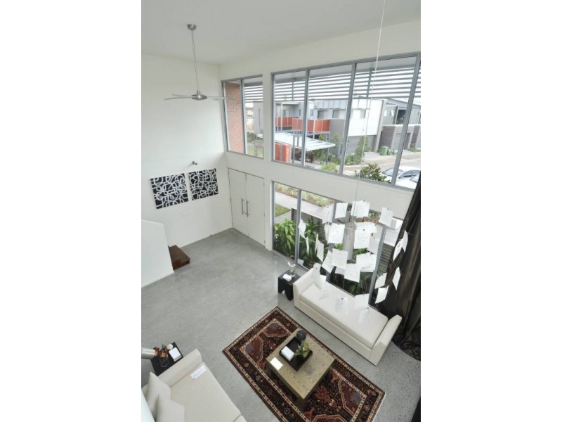 37 South Bay Drive, Varsity Lakes QLD 4227