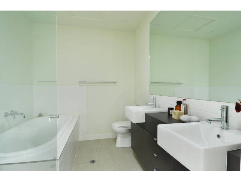 37 South Bay Drive, Varsity Lakes QLD 4227