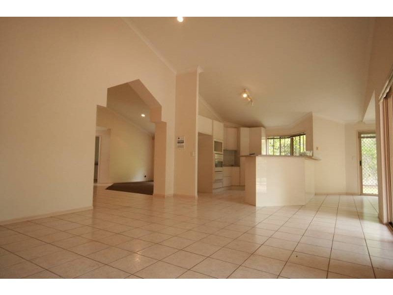 30 Clipper Boulevard, Clear Island Waters QLD 4226