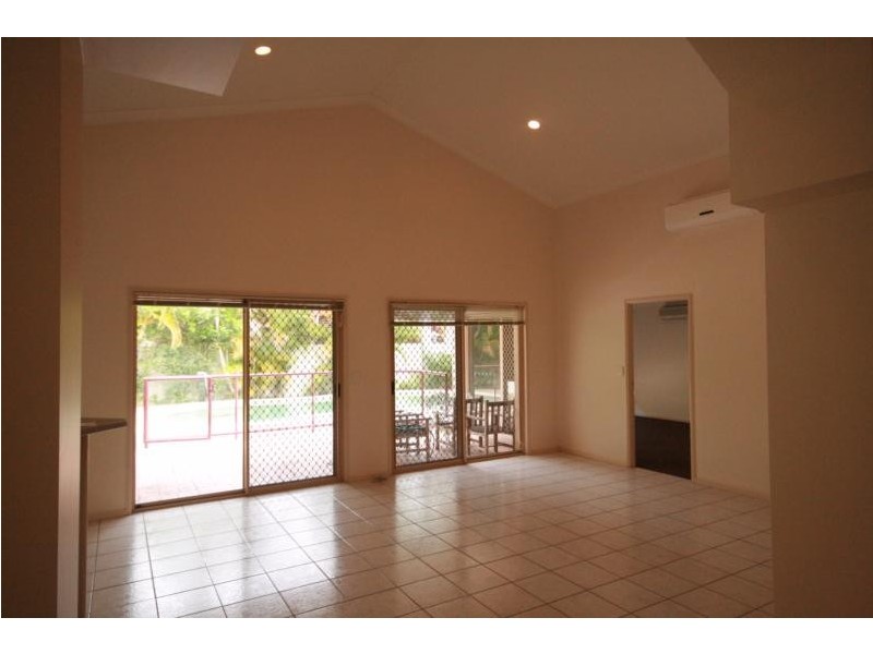 30 Clipper Boulevard, Clear Island Waters QLD 4226