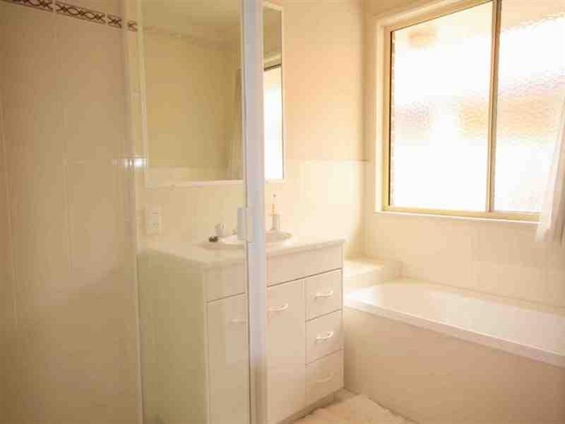 37 Swanton Drive, Mudgeeraba QLD 4213