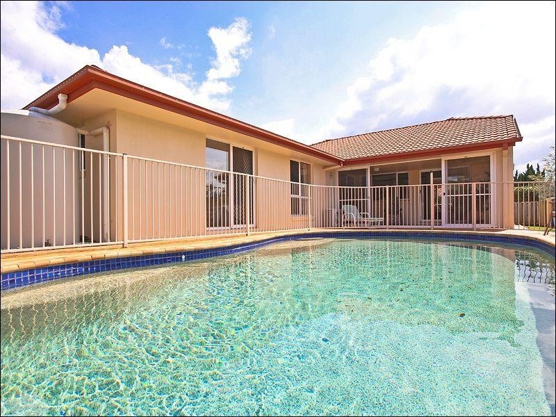 2 Highgate Lane, Robina QLD 4226