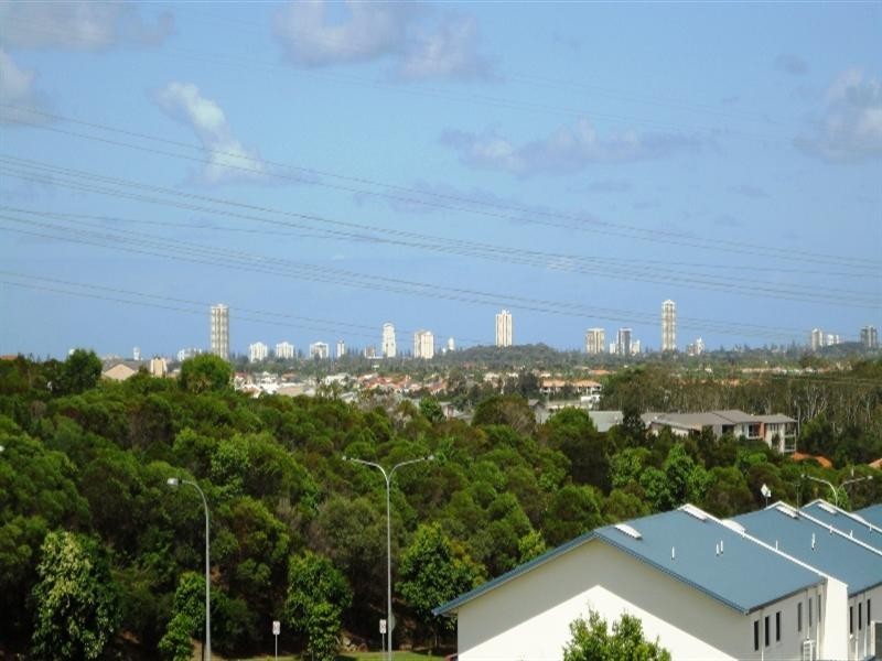 10/510 Christine Avenue, Robina QLD 4226