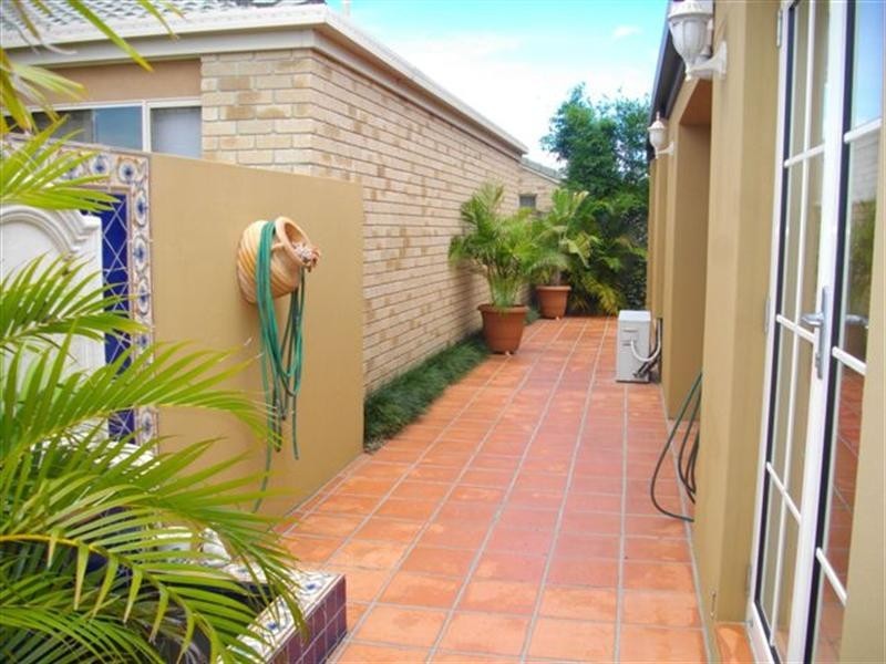 1 Cornell Court, Varsity Lakes QLD 4227