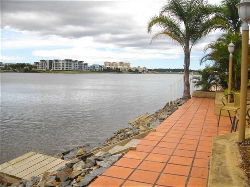 1 Cornell Court, Varsity Lakes QLD 4227