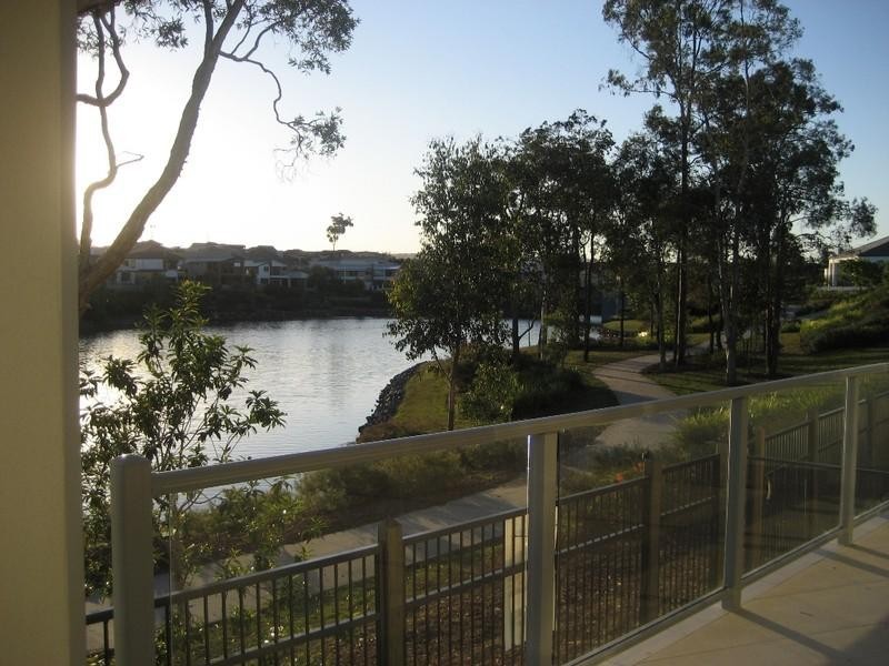 2/7 Saleya Drive, Varsity Lakes QLD 4227