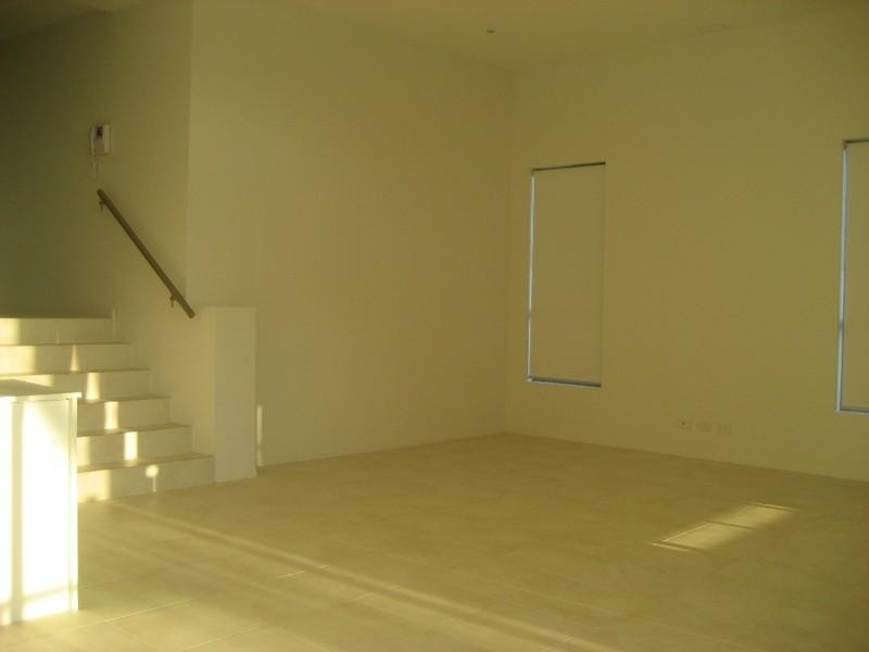 2/7 Saleya Drive, Varsity Lakes QLD 4227