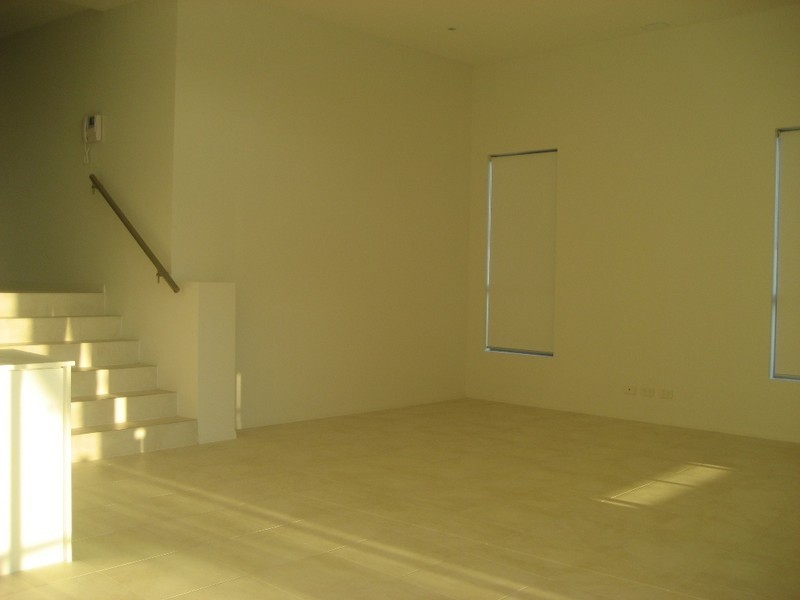 2/7 Saleya Drive, Varsity Lakes QLD 4227