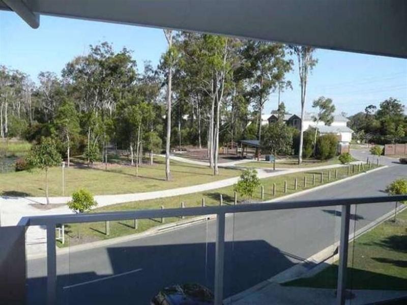 2/119 Bayswater Avenue, Varsity Lakes QLD 4227