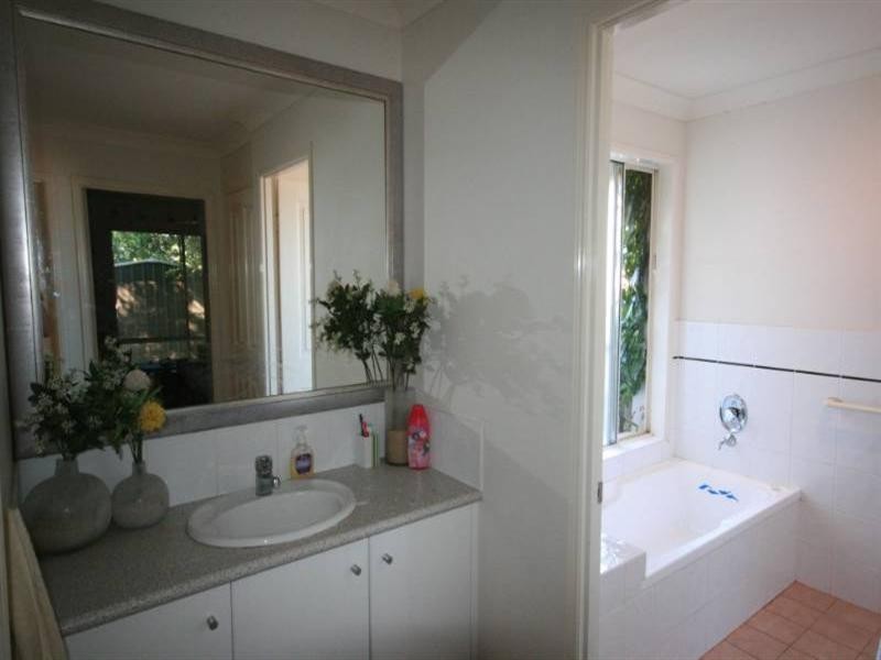 6 Elfin Street, Robina QLD 4226