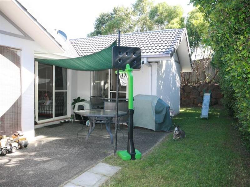 6 Elfin Street, Robina QLD 4226