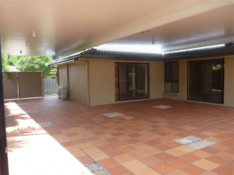 3 Ireby Court, Mermaid Waters QLD 4218