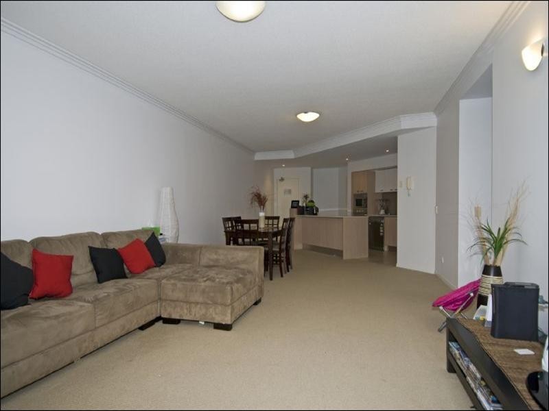 19/253 Varsity Parade, Varsity Lakes QLD 4227